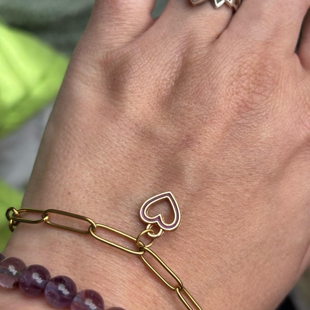 Handmade Kendra Scott Style Elegant Gold and Purple Heart Charm Bracelet! - Picture 7 of 8